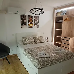 Apartamento Estudio Frailes Centro Histórico De España